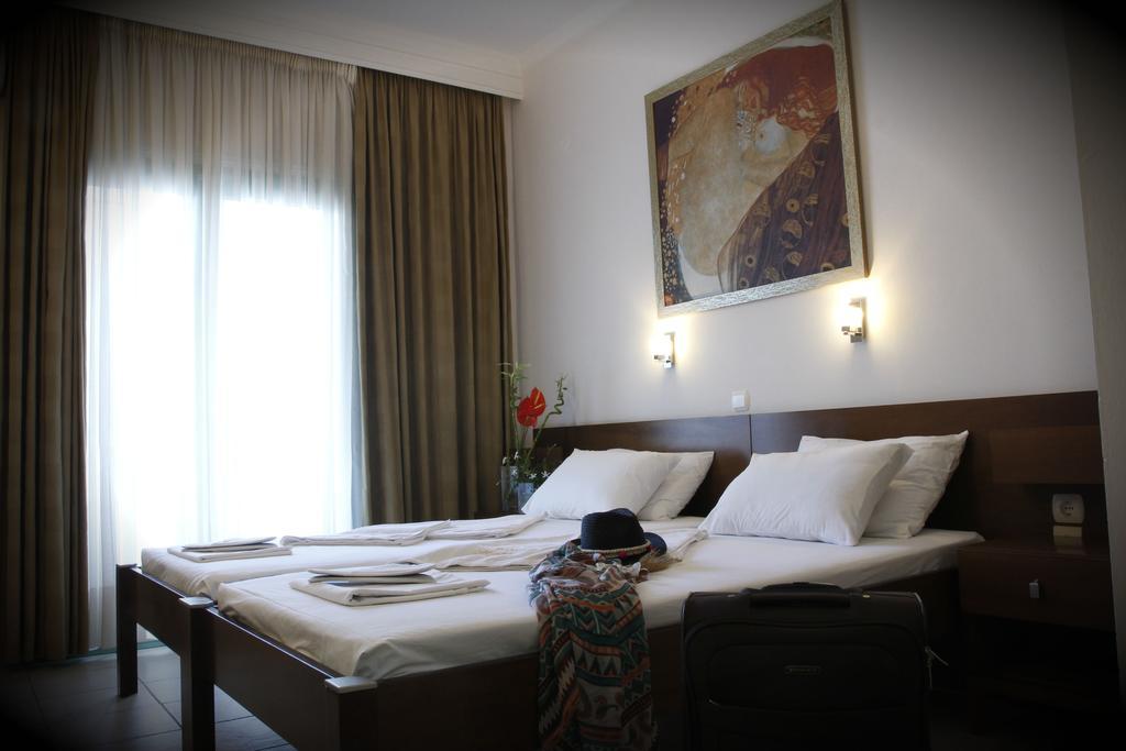 Hotel Kostis Скиатос Экстерьер фото