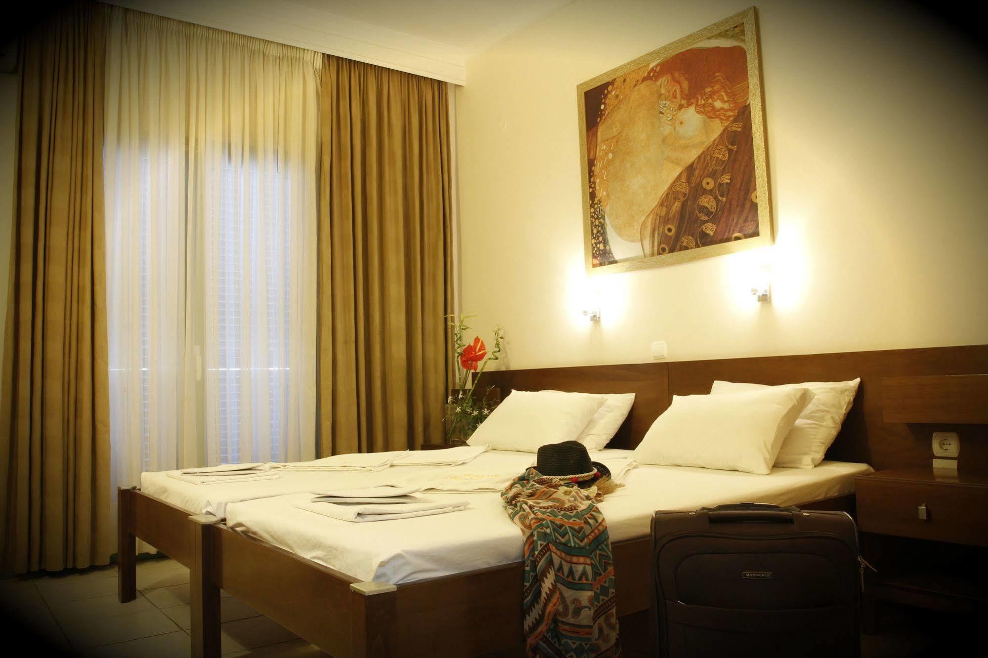 Hotel Kostis Скиатос Экстерьер фото
