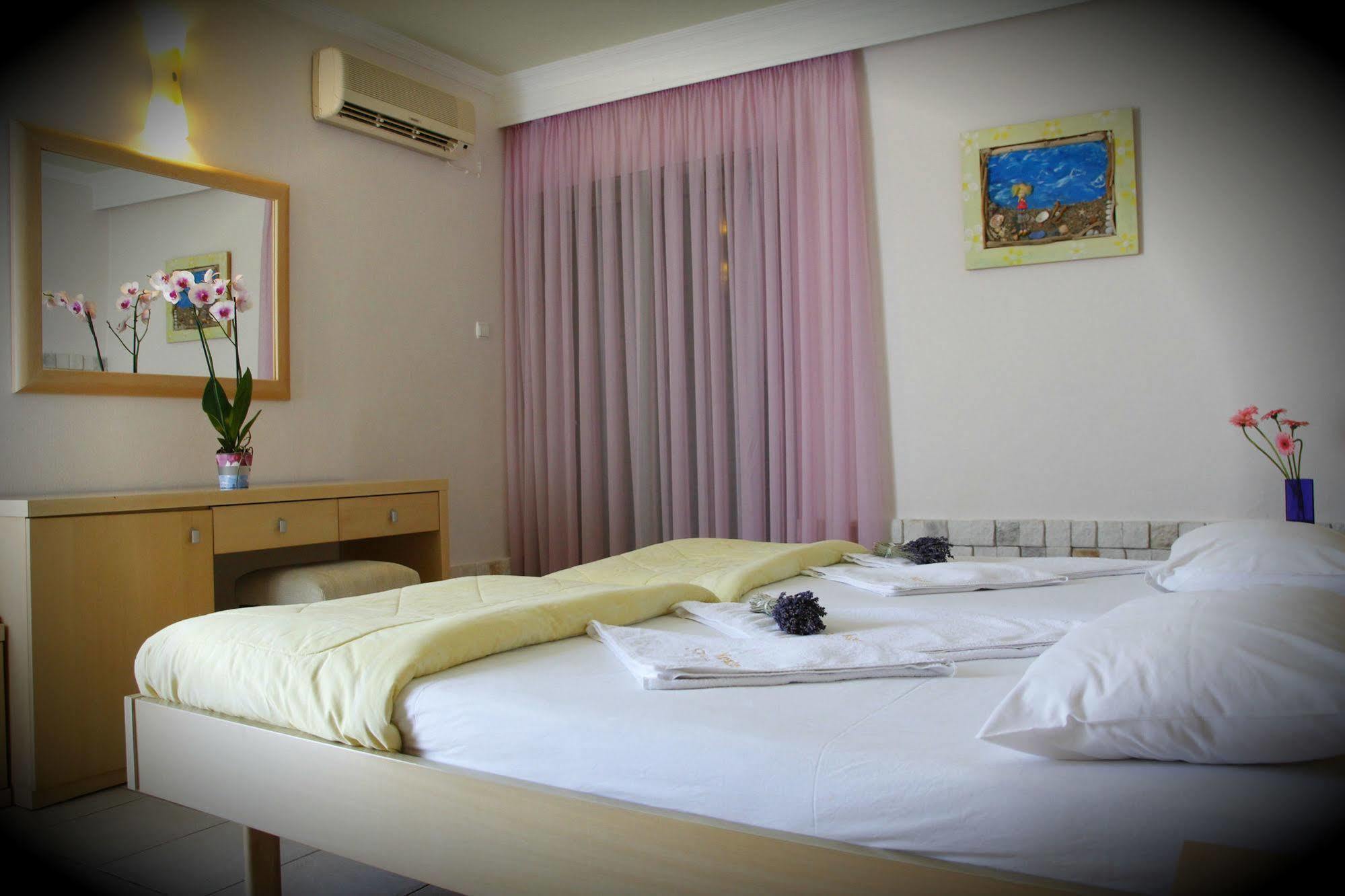 Hotel Kostis Скиатос Экстерьер фото