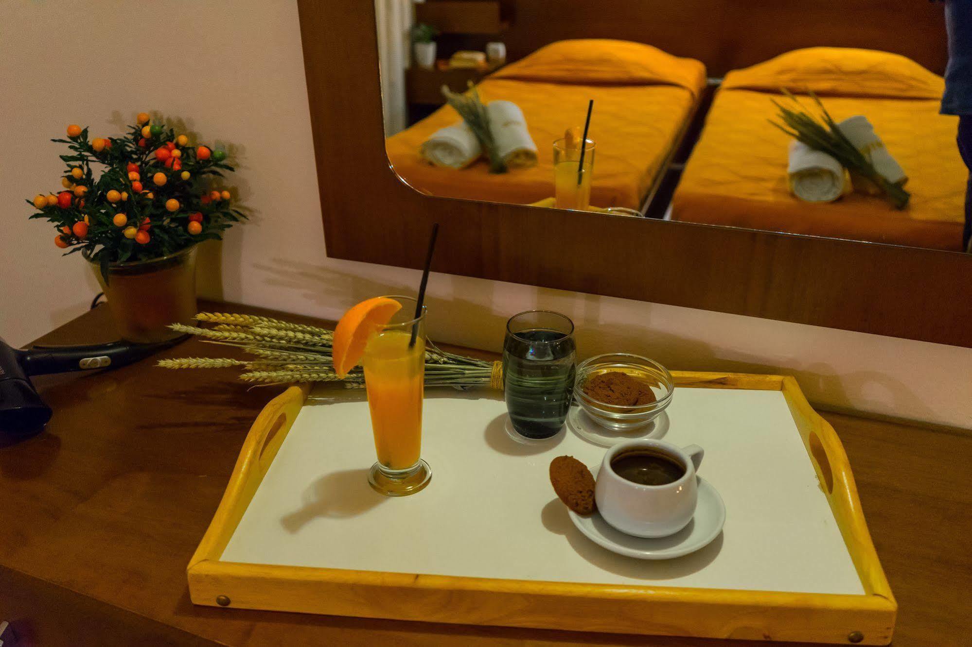 Hotel Kostis Скиатос Экстерьер фото
